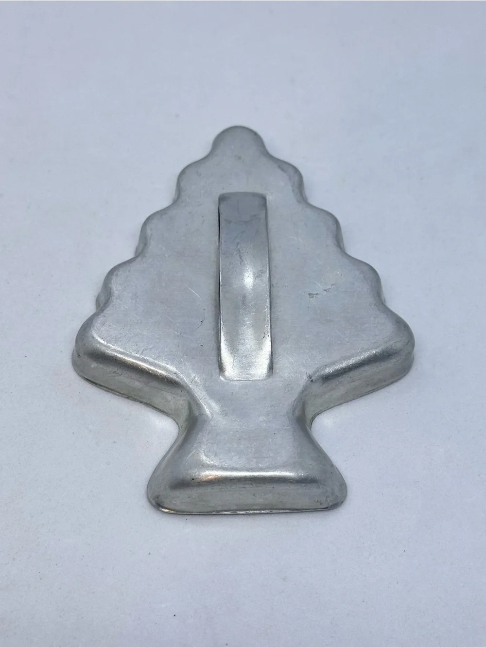 Lot/7 Cookie Cutters Gingerbread Men Star Bell Dog Tree & Flower Shaped Aluminum